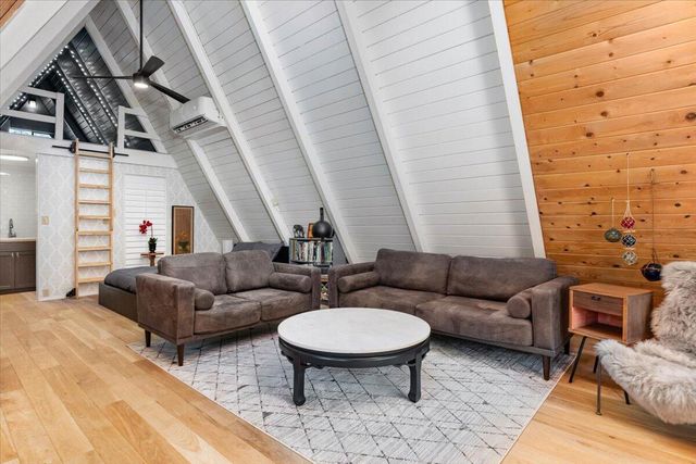 1289 Arizona Street, Redding, CA 96002