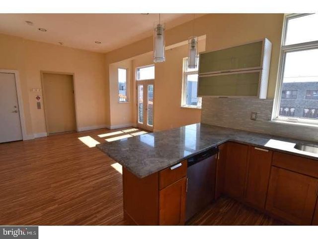 808 N 4TH ST, Philadelphia, PA 19123