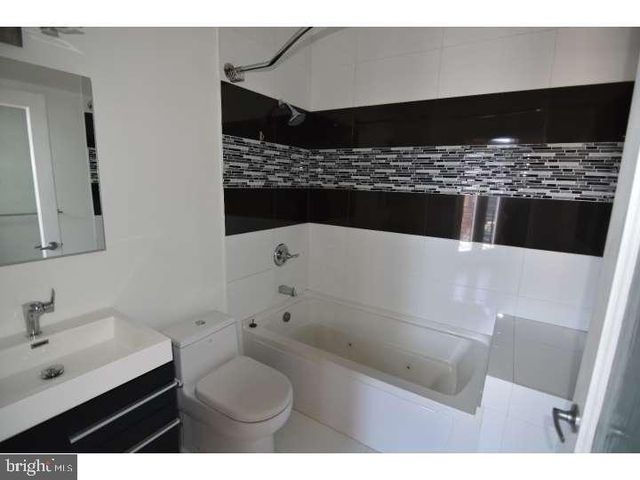 808 N 4TH ST, Philadelphia, PA 19123