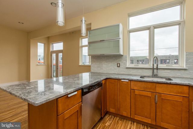 808 N 4TH ST, Philadelphia, PA 19123