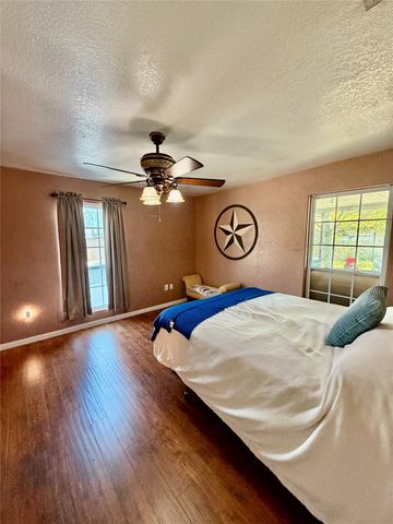 2513 NW 26th Street, Fort Worth, TX 76106