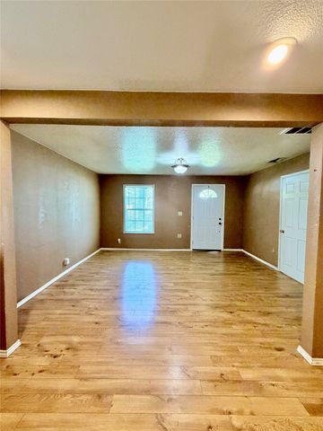 2513 NW 26th Street, Fort Worth, TX 76106