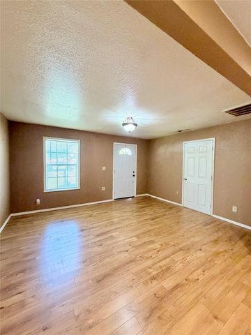 2513 NW 26th Street, Fort Worth, TX 76106