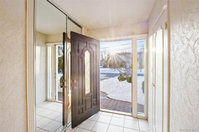 1981 Cynthia Lane, Merrick, NY 11566