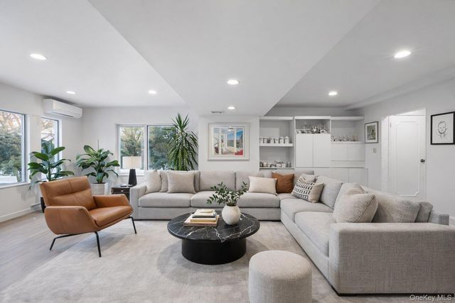 1981 Cynthia Lane, Merrick, NY 11566