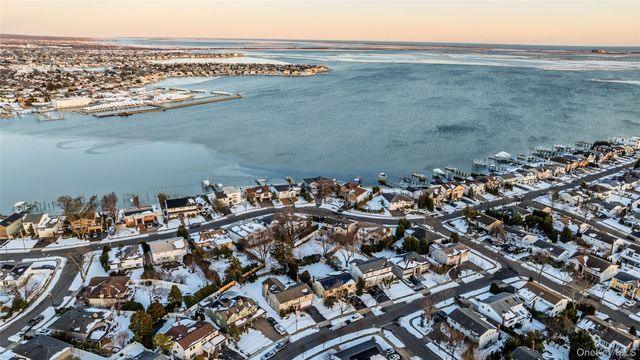 1981 Cynthia Lane, Merrick, NY 11566