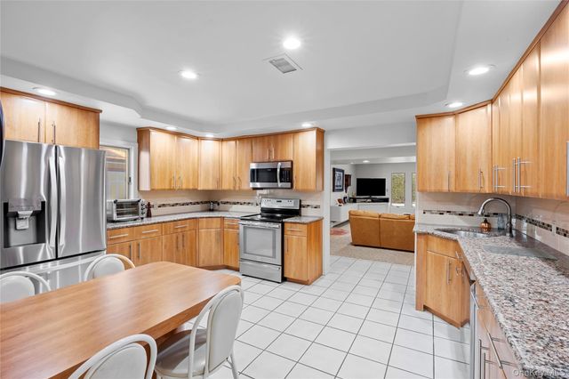 1981 Cynthia Lane, Merrick, NY 11566