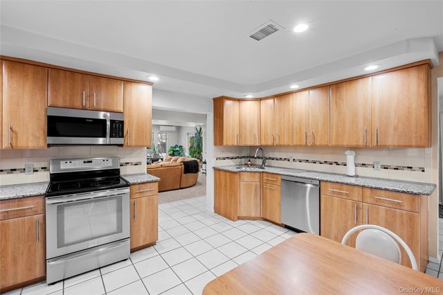 1981 Cynthia Lane, Merrick, NY 11566