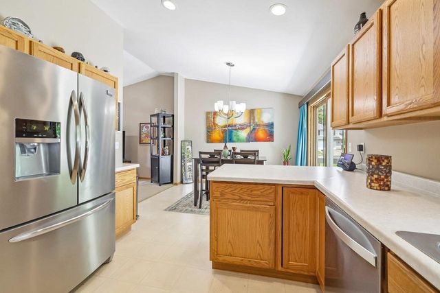 6 Weir Circle, Madison, WI 53719