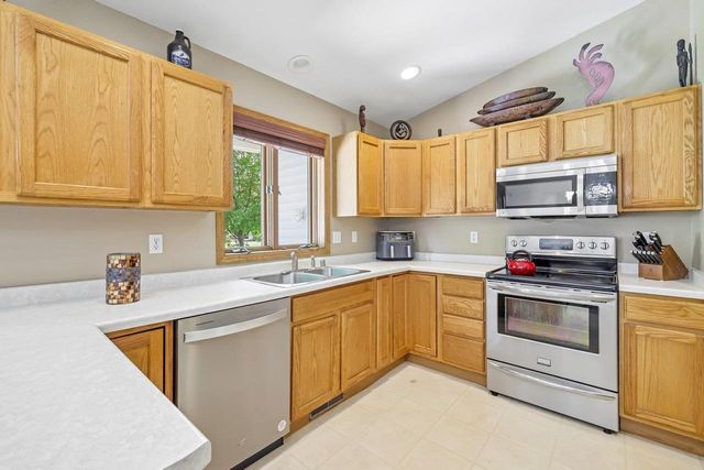 6 Weir Circle, Madison, WI 53719
