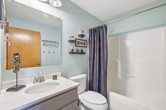 6 Weir Circle, Madison, WI 53719