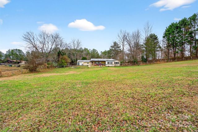 1183 Sandy Plains Road, Tryon, NC 28782