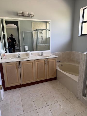 8935 SW 228th Ln 8935, Cutler Bay, FL 33190