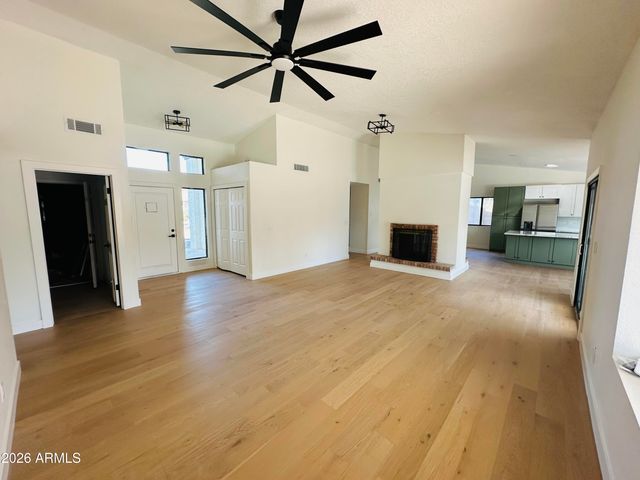 817 E ACOMA Drive, Phoenix, AZ 85022