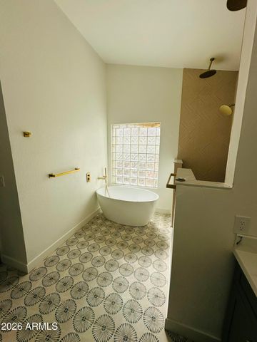 817 E ACOMA Drive, Phoenix, AZ 85022