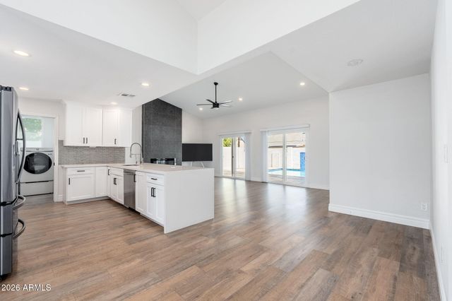 1411 E DAVA Drive, Tempe, AZ 85283