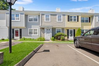 93 Park Avenue 1704, Danbury, CT 06810