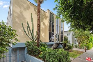 1334 S Carmelina Avenue 1, Los Angeles, CA 90025
