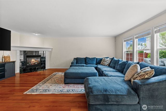23412 SE 260th Court, Maple Valley, WA 98038
