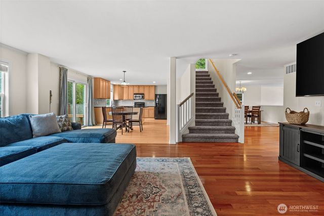23412 SE 260th Court, Maple Valley, WA 98038