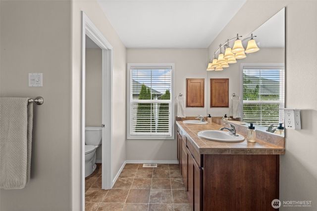 23412 SE 260th Court, Maple Valley, WA 98038