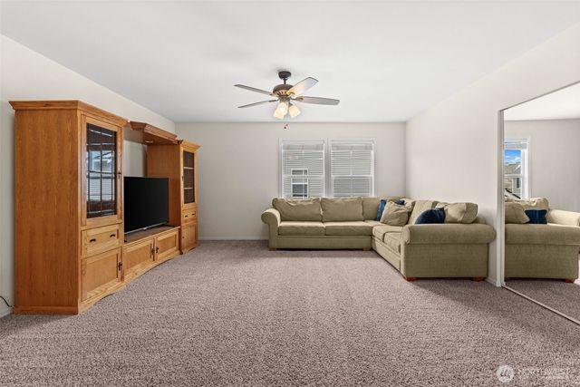 23412 SE 260th Court, Maple Valley, WA 98038