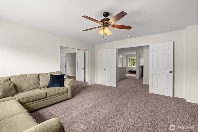 23412 SE 260th Court, Maple Valley, WA 98038
