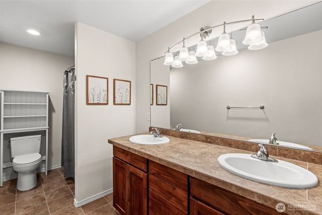 23412 SE 260th Court, Maple Valley, WA 98038