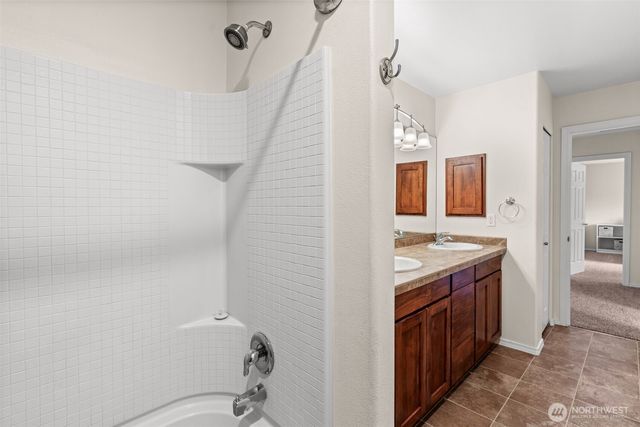 23412 SE 260th Court, Maple Valley, WA 98038