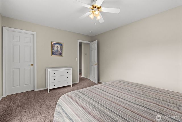 23412 SE 260th Court, Maple Valley, WA 98038