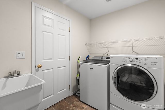 23412 SE 260th Court, Maple Valley, WA 98038