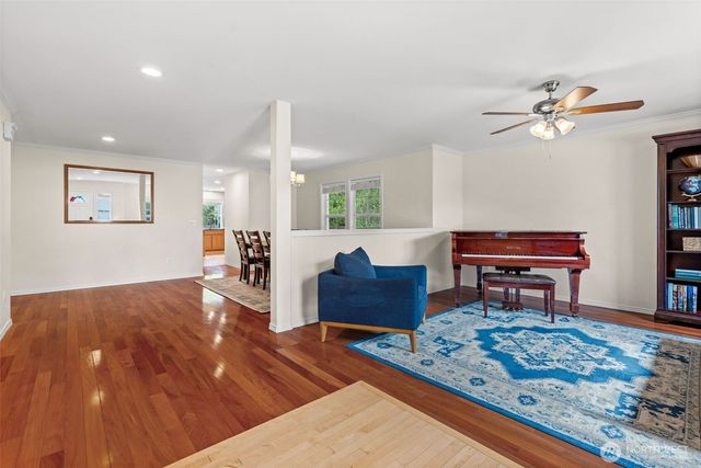 23412 SE 260th Court, Maple Valley, WA 98038