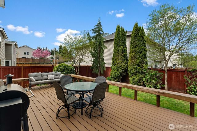 23412 SE 260th Court, Maple Valley, WA 98038