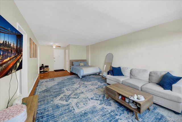 370 Westchester Avenue 3M, Port Chester, NY 10573