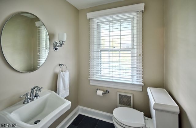 73 N Main St, Cranbury Twp., NJ 08512