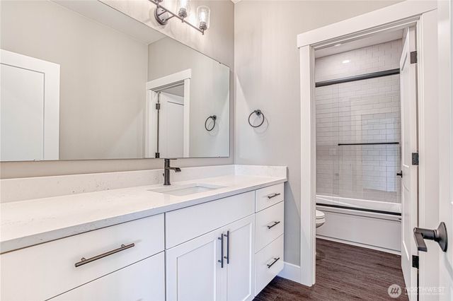 819 N Newport Loop, East Wenatchee, WA 98802