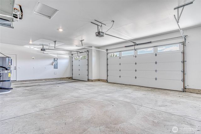 819 N Newport Loop, East Wenatchee, WA 98802