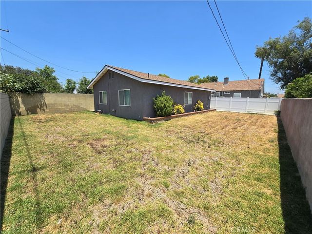 8844 Emerald (Rear Unit) Avenue, Fontana, CA 92335
