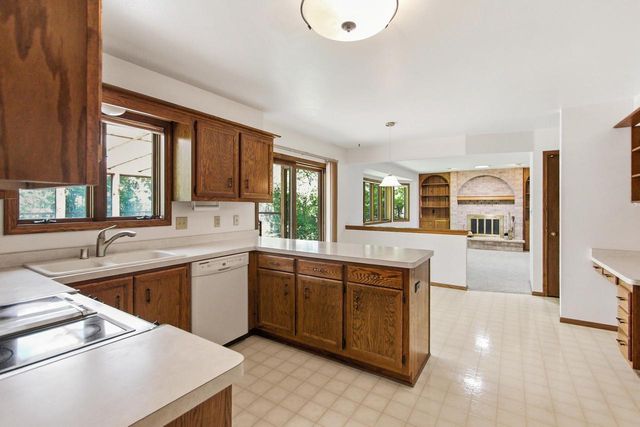 4657 114th STREET, Greenfield, WI 53228