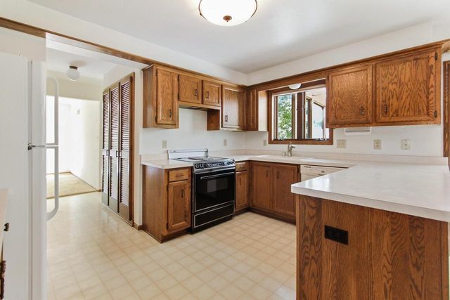 4657 114th STREET, Greenfield, WI 53228