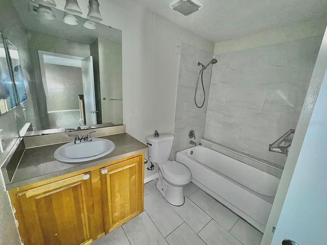 5962 WESTGATE DRIVE 204, Orlando, FL 32835