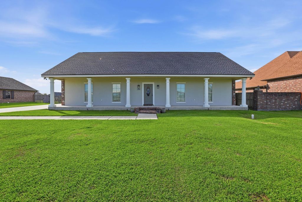 214 Exeter Run, Houma, LA 70360