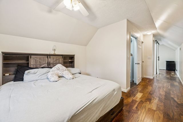 207 Robinson Dr, Dickson, TN 37055