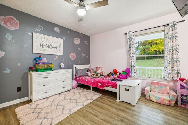 207 Robinson Dr, Dickson, TN 37055