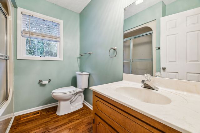 207 Robinson Dr, Dickson, TN 37055