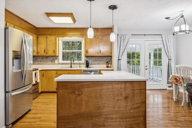 207 Robinson Dr, Dickson, TN 37055