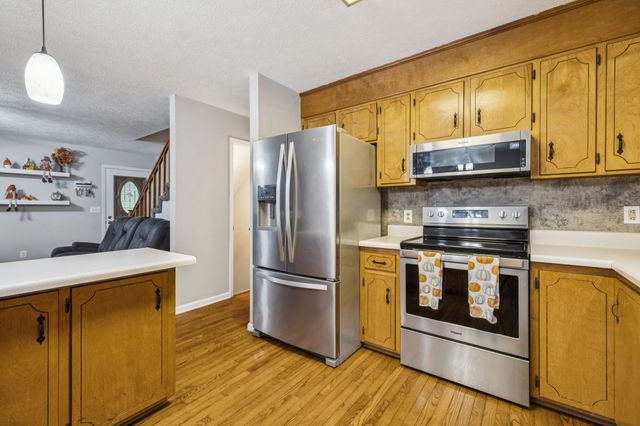 207 Robinson Dr, Dickson, TN 37055