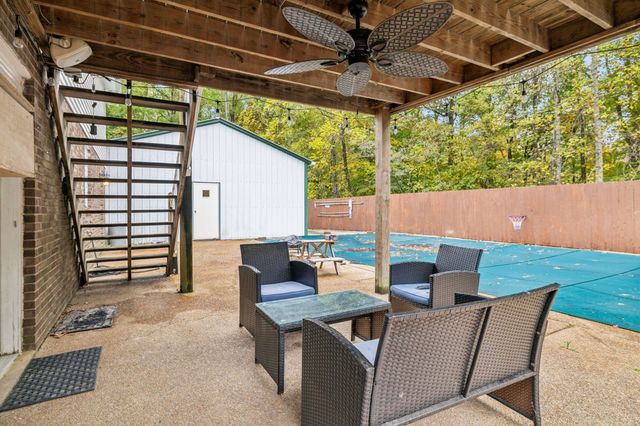 207 Robinson Dr, Dickson, TN 37055