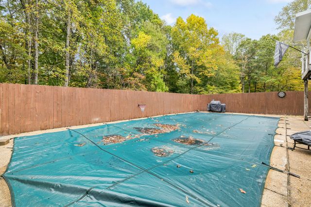 207 Robinson Dr, Dickson, TN 37055