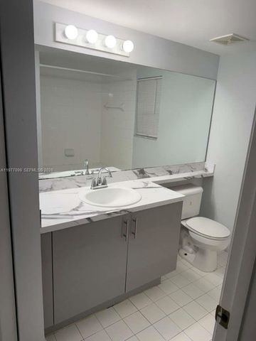 677 SW 111th Ave 202, Pembroke Pines, FL 33025